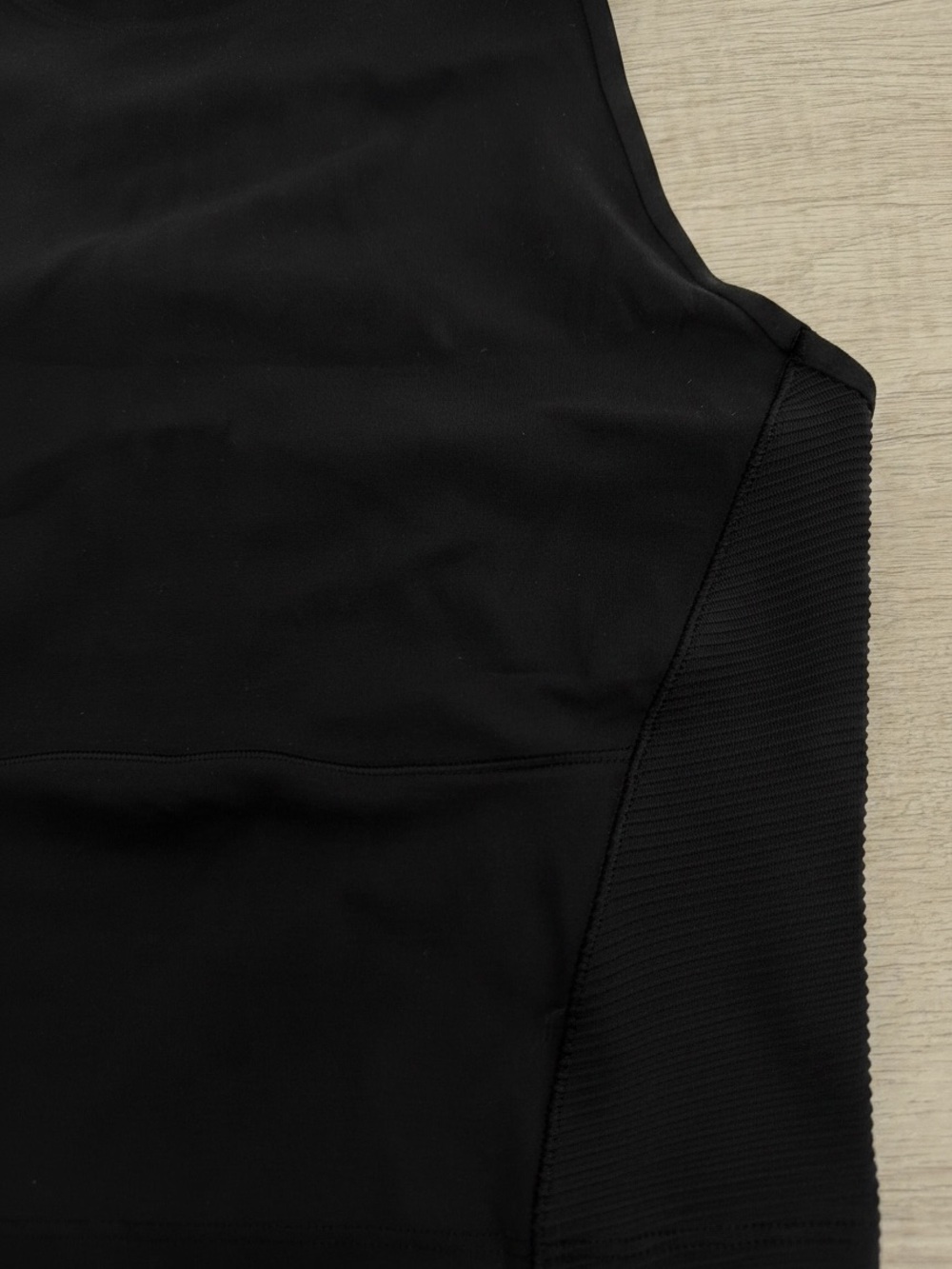 Athleta High Neck Crop Tank Black Size Small NWOT - Picture 4 of 8